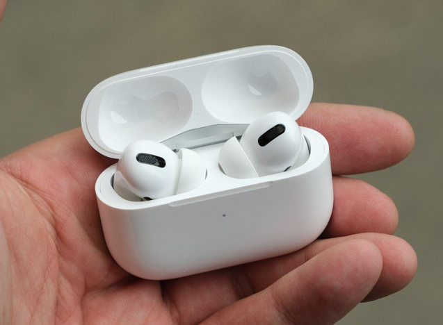 Reasons your Airpod leaks are heard