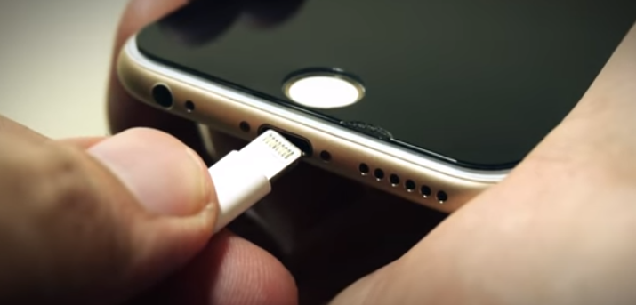 Does Fully Charging the iPhone Drain Battery Life