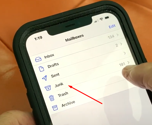 Why Should You Add a Junk Mail Folder on Your iPhone?